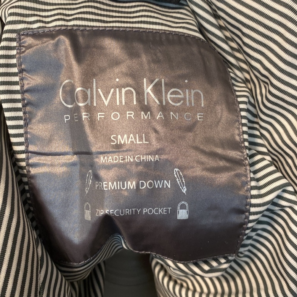 Calvin Klein down vest - Picture 3 of 4